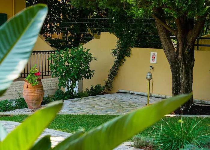 Konstantinos & 2 Nydri (Lefkada)