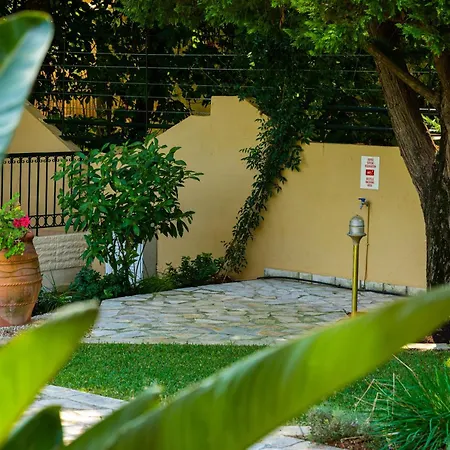 Konstantinos & 2 Nydri (Lefkada)