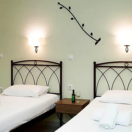 Konstantinos & 2 Apart Otel Nydri (Lefkada)